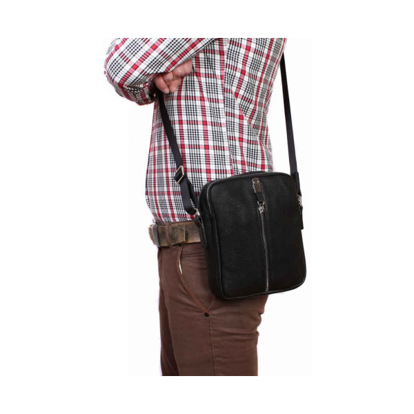 Объемная сумка для документов из плотной кожи