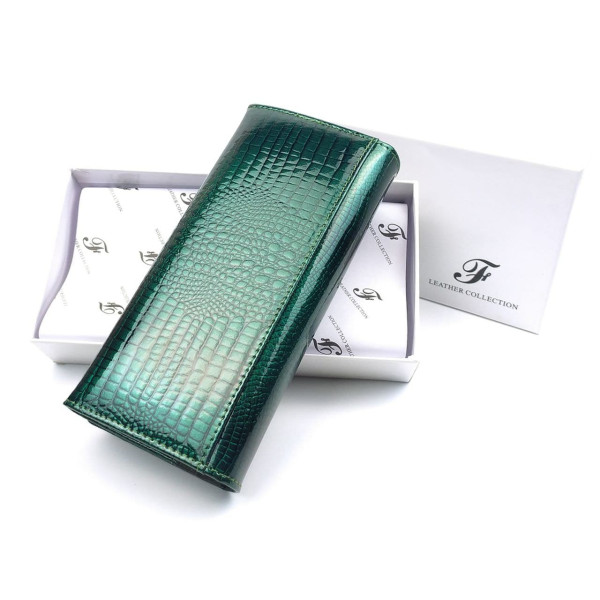Вместительный стильный лаковый кошелек Salfeite F-AE150-1-GREEN зеленый
